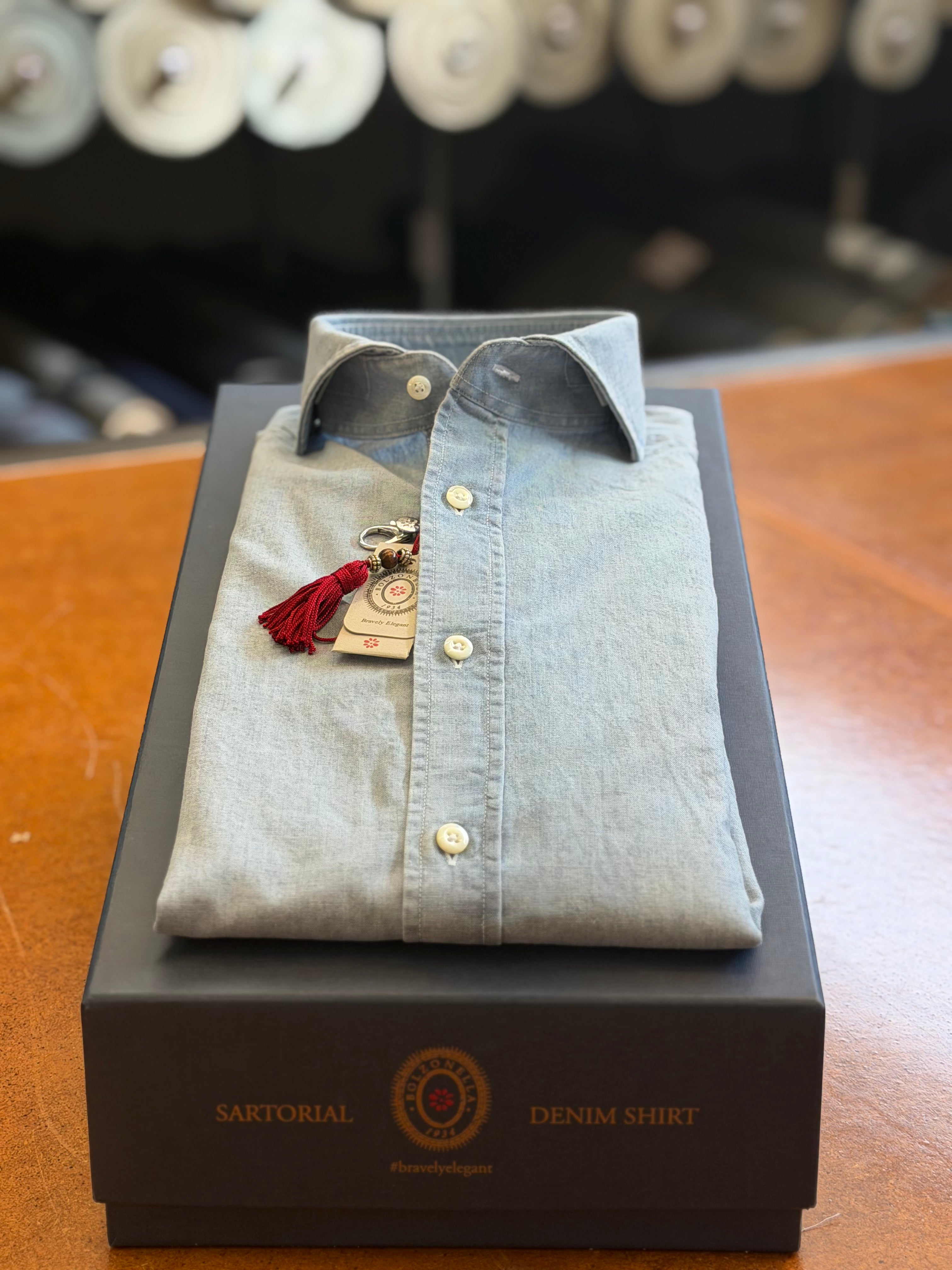 Camicia-denim-celeste-Buell98- DEN01/W01-piegata