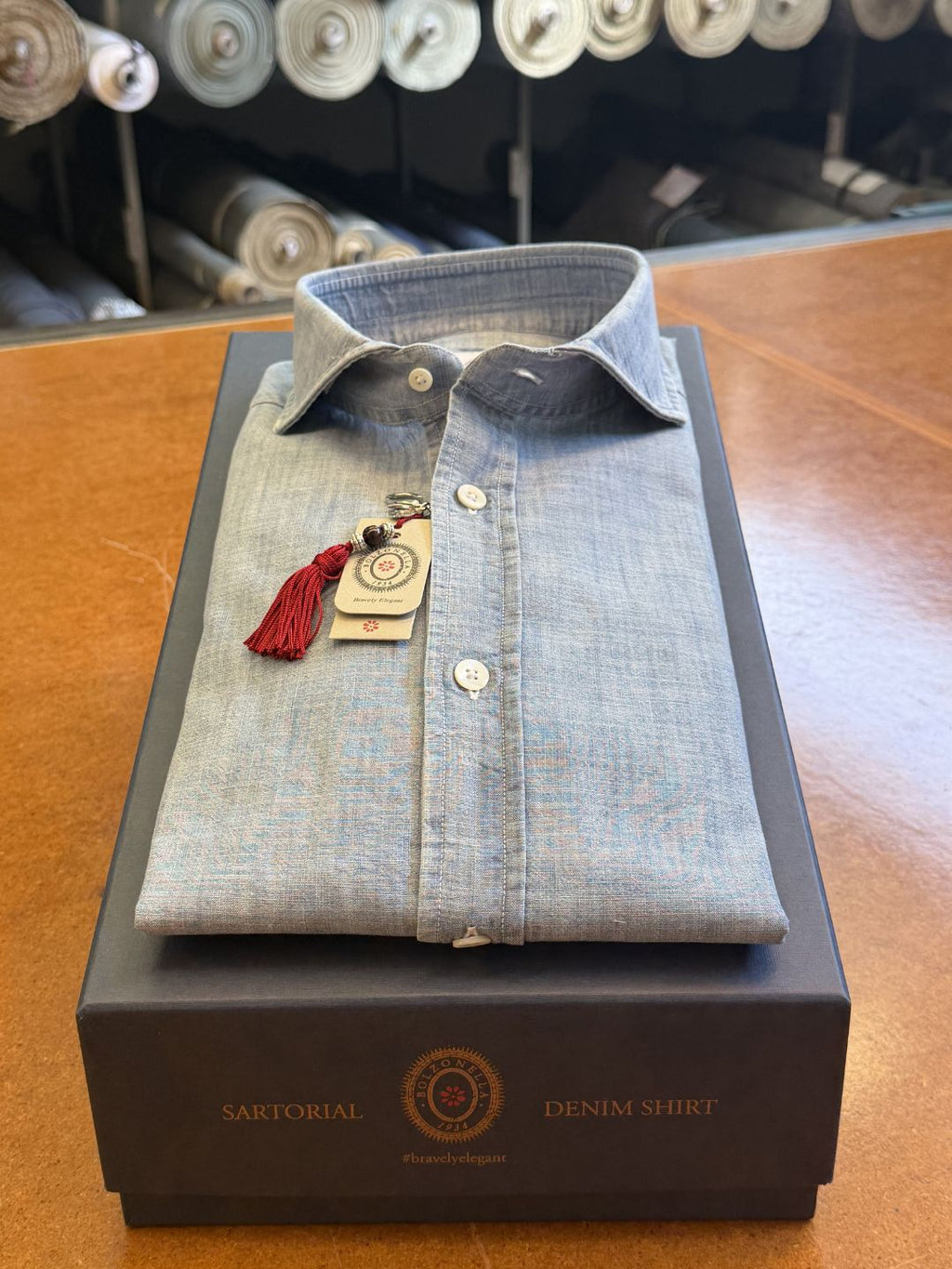 Camicia-denim.-celeste-DEN02_W02-piegata