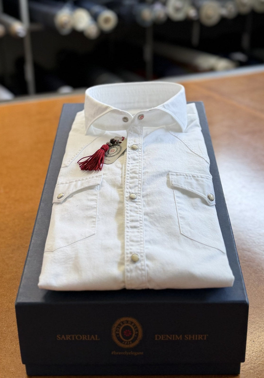 Camicia-denimbianco-Baddy98-DEN44/W01-primopiano