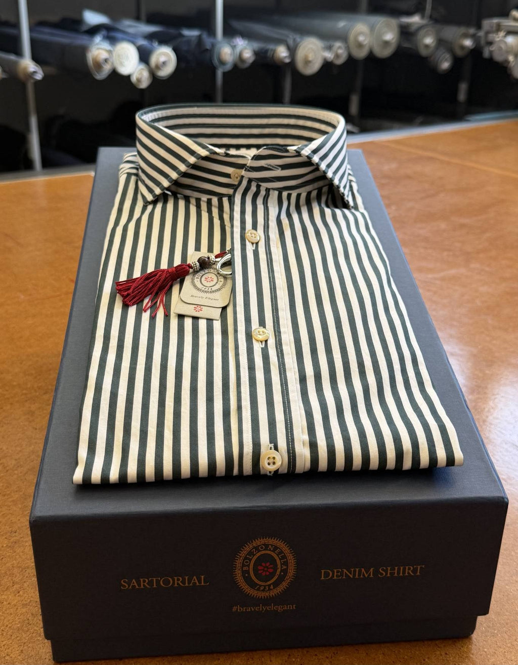 camicia-bianconero-r-buell98-6504-primopiano.